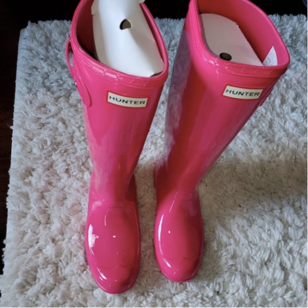 NEW IN BOX: HUNTER Tall Rain Boots - Glossy Pink